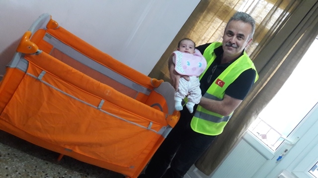 İHTİYAÇ SAHİBİ KARDEŞLERİMİZE BEŞİK, PUSET VE ANA KUCAĞI HEDİYE EDİLDİ.-1