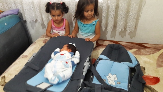 İHTİYAÇ SAHİBİ KARDEŞLERİMİZE BEŞİK, PUSET VE ANA KUCAĞI HEDİYE EDİLDİ.-16