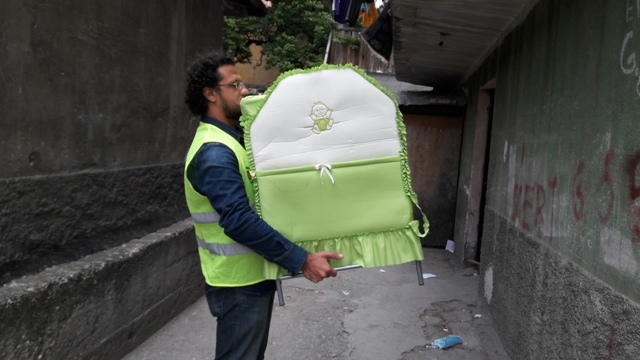 İHTİYAÇ SAHİBİ KARDEŞLERİMİZE BEŞİK, PUSET VE ANA KUCAĞI HEDİYE EDİLDİ.-4