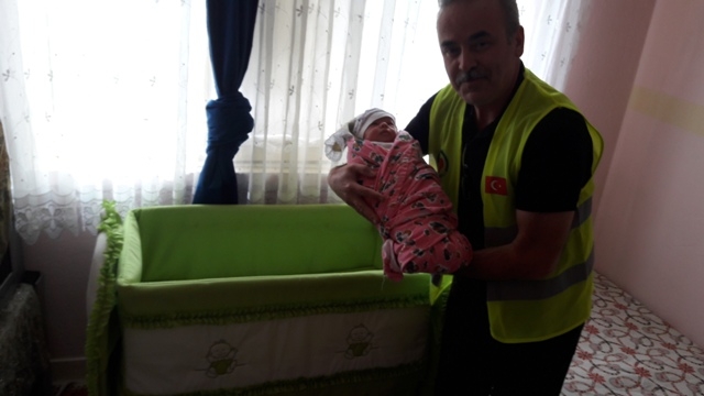 İHTİYAÇ SAHİBİ KARDEŞLERİMİZE BEŞİK, PUSET VE ANA KUCAĞI HEDİYE EDİLDİ.-7