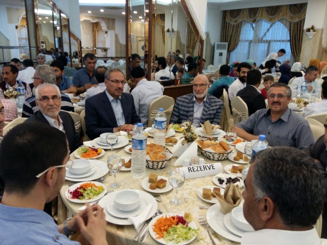 DİYARBAKIR VE MARDİNDE KARDEŞLİK İFTAR SOFRASI KURDUK-10