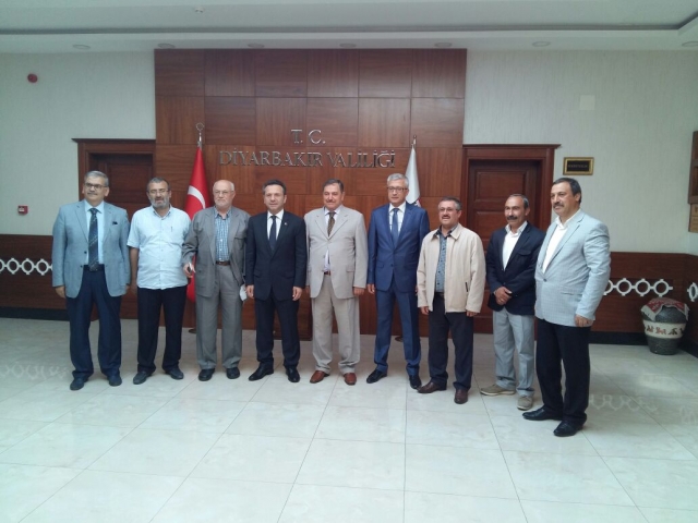 DİYARBAKIR VE MARDİNDE KARDEŞLİK İFTAR SOFRASI KURDUK-2