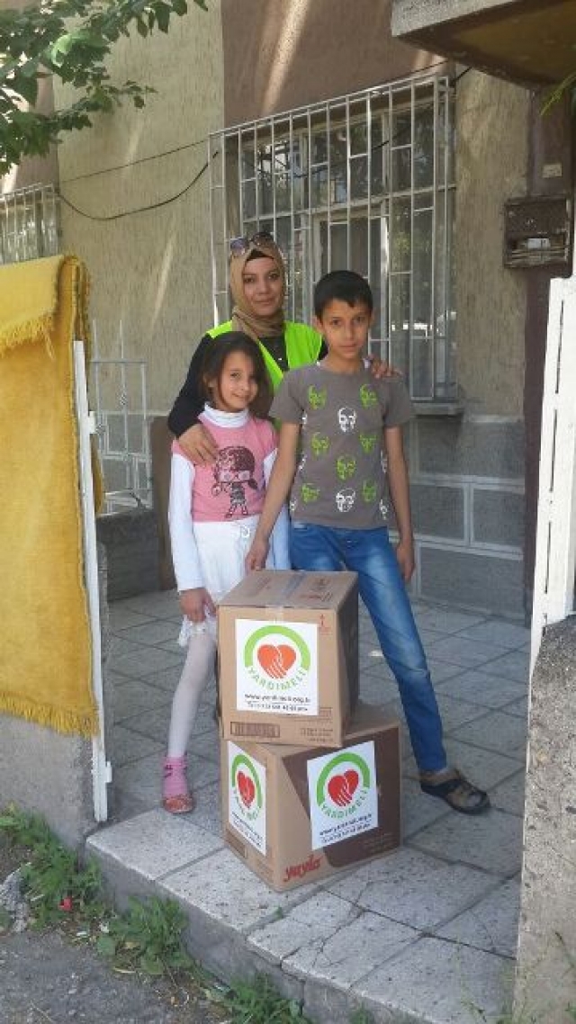 RAMAZAN KOLİLERİ DAĞITIMI DEVAM EDİYOR.-2