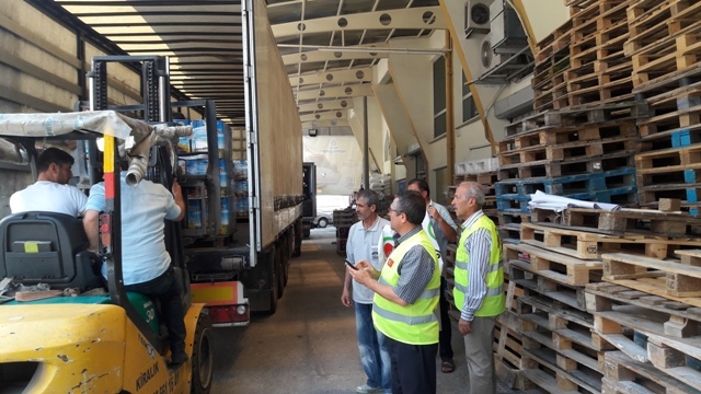 SURİYELİ KARDEŞLERİMİZE 1 TIR GIDA MADDESİ GÖNDERİLDİ.-4