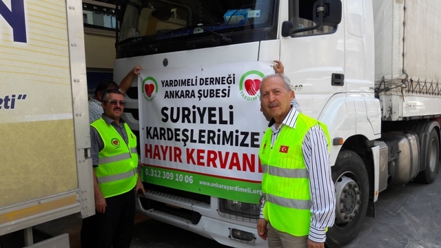 SURİYELİ KARDEŞLERİMİZE 1 TIR GIDA MADDESİ GÖNDERİLDİ.-5