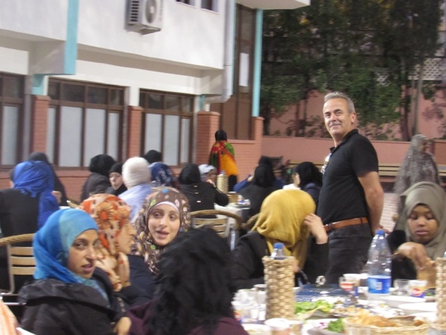 ÖZEL ÇAĞRI KOLEJİNDE 250 KİŞİYE İFTAR VERİLDİ.-12