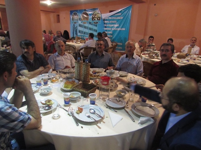 ÖZEL ÇAĞRI KOLEJİNDE 250 KİŞİYE İFTAR VERİLDİ.-15