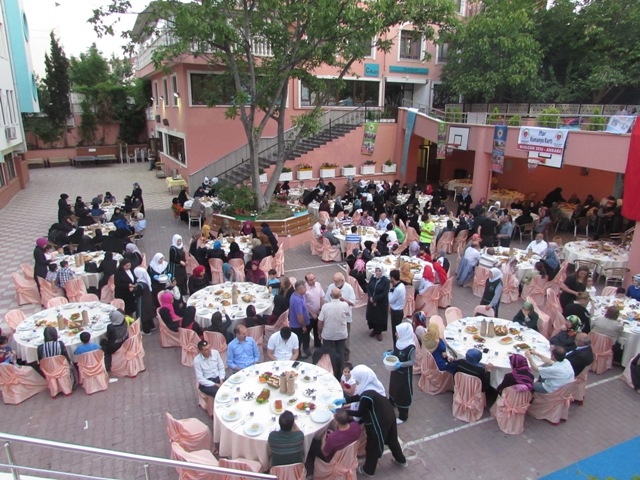 ÖZEL ÇAĞRI KOLEJİNDE 250 KİŞİYE İFTAR VERİLDİ.-2