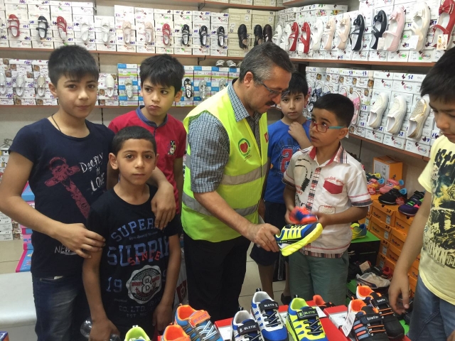 SİNCAN DA YETİM ÇOCUKLAR GİYDİRİLDİ.-2