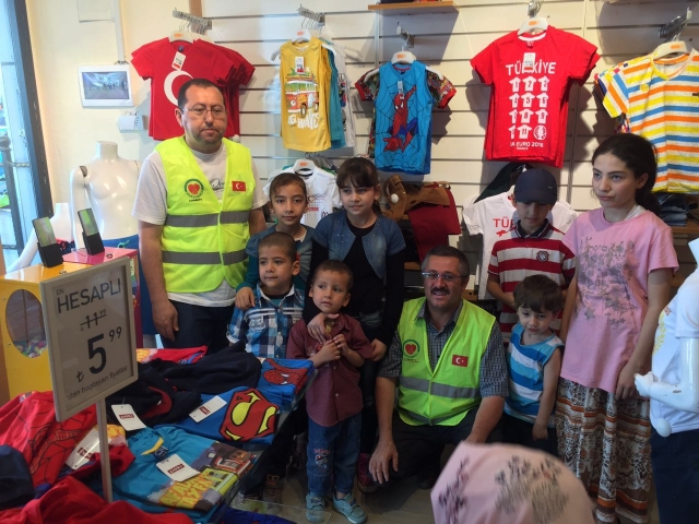 SİNCAN DA YETİM ÇOCUKLAR GİYDİRİLDİ.-3