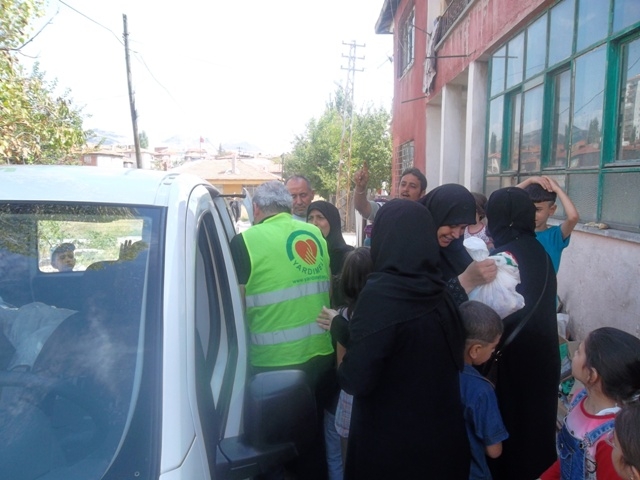 ANKARADA VACİP KURBANLAR KESİLDİ.-7