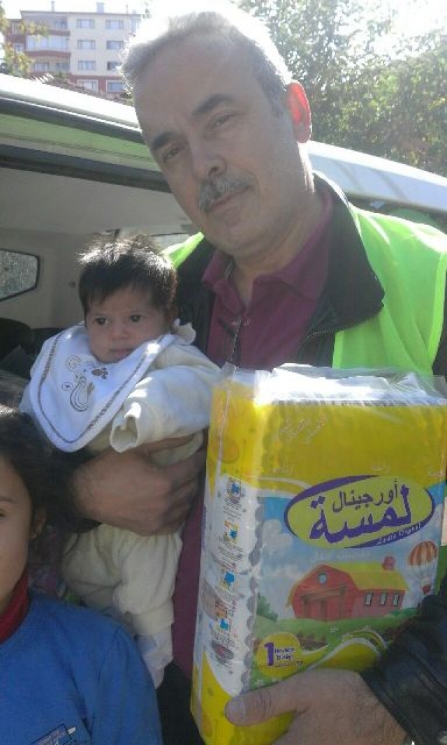 İHTİYAÇ SAHİBİ AİLELERE ÇOCUK BEZİ DAĞITILDI.-10