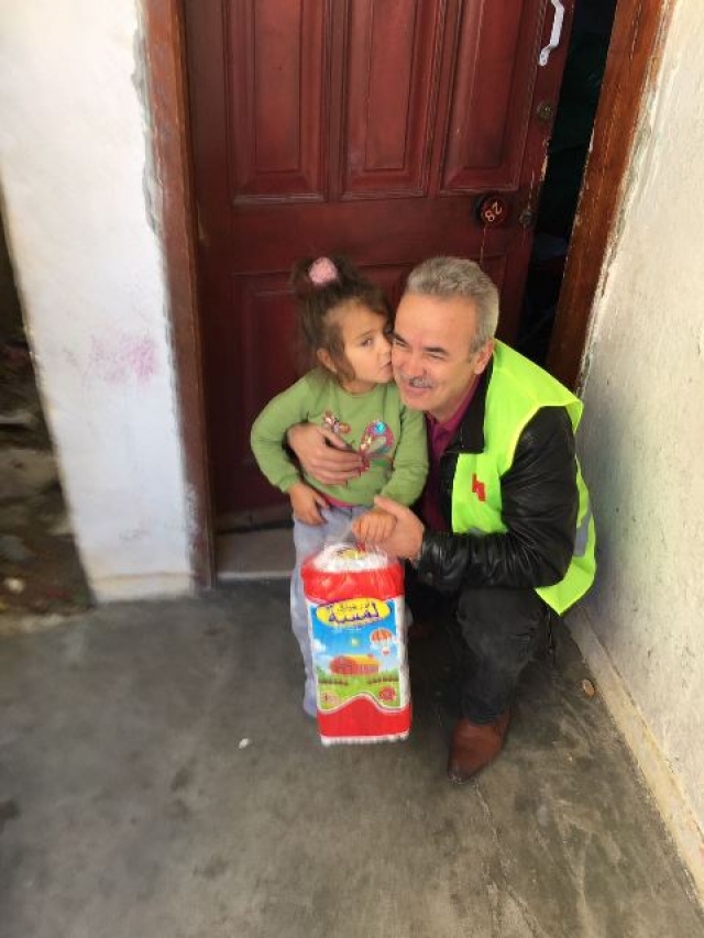 İHTİYAÇ SAHİBİ AİLELERE ÇOCUK BEZİ DAĞITILDI.-13