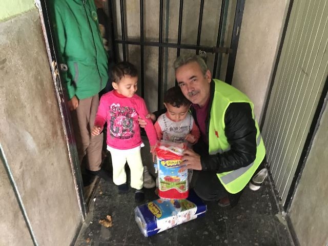 İHTİYAÇ SAHİBİ AİLELERE ÇOCUK BEZİ DAĞITILDI.-4