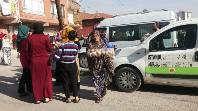 İHTİYAÇ SAHİBİ AİLELERE PATATES DAĞITILDI.-10