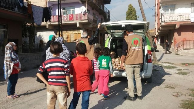 İHTİYAÇ SAHİBİ AİLELERE PATATES DAĞITILDI.-5