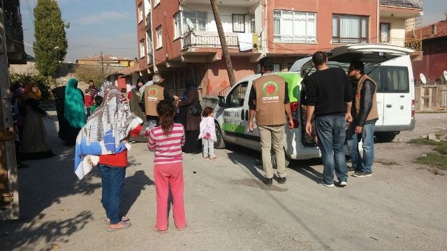 İHTİYAÇ SAHİBİ AİLELERE PATATES DAĞITILDI.-6