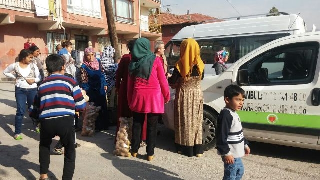 İHTİYAÇ SAHİBİ AİLELERE PATATES DAĞITILDI.-7