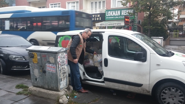 İHTİYAÇ SAHİBİ AİLELERE GIDA YARDIMI YAPILDI.-1