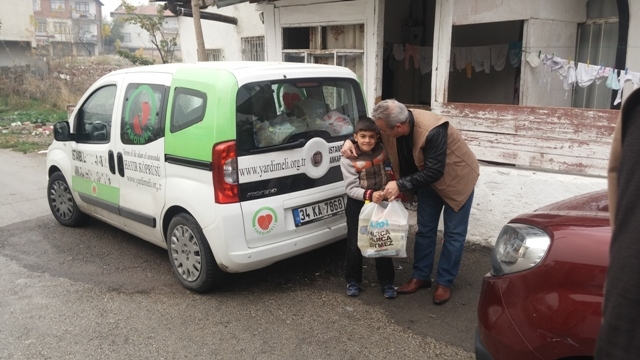 İHTİYAÇ SAHİBİ AİLELERE GIDA YARDIMI YAPILDI.-11