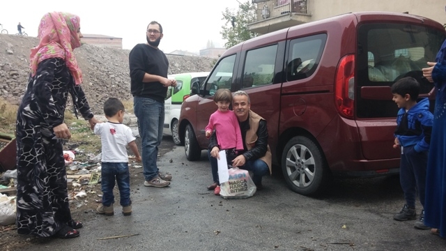 İHTİYAÇ SAHİBİ AİLELERE GIDA YARDIMI YAPILDI.-6