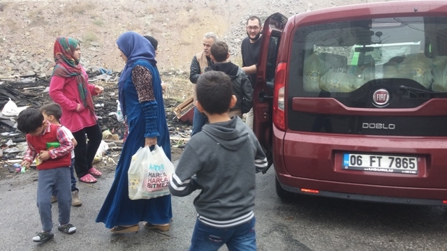 İHTİYAÇ SAHİBİ AİLELERE GIDA YARDIMI YAPILDI.-7