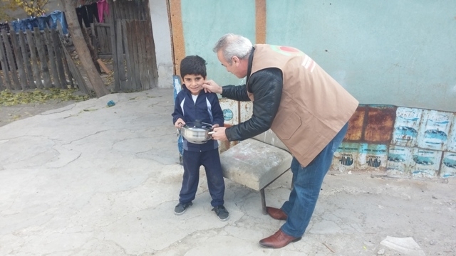 İHTİYAÇ SAHİBİ AİLELERE MUTFAK EŞYASI DAĞITILDI.-3