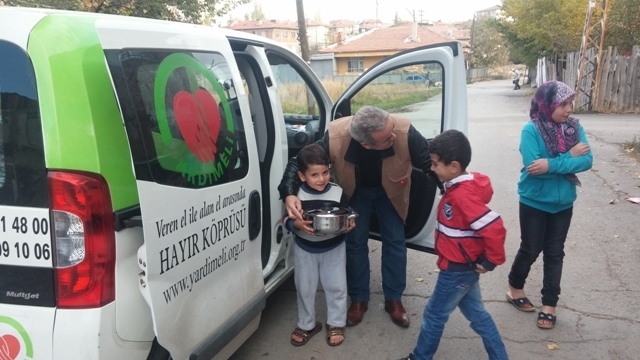 İHTİYAÇ SAHİBİ AİLELERE MUTFAK EŞYASI DAĞITILDI.-4