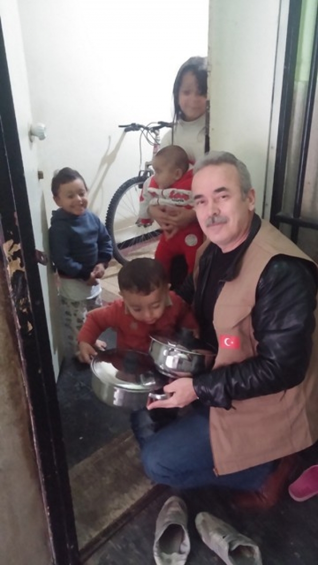 İHTİYAÇ SAHİBİ AİLELERE MUTFAK EŞYASI DAĞITILDI.-5