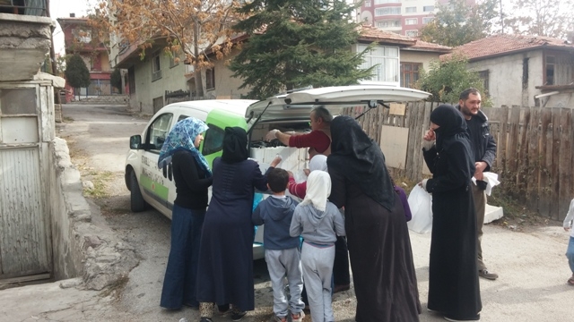 İHTİYAÇ SAHİBİ AİLELERE BALIK DAĞITIMINA DEVAM EDİLDİ-10