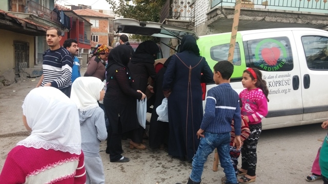 İHTİYAÇ SAHİBİ AİLELERE BALIK DAĞITIMINA DEVAM EDİLDİ-11