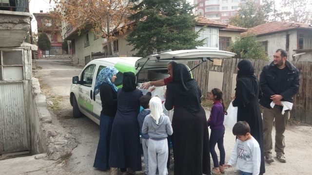 İHTİYAÇ SAHİBİ AİLELERE BALIK DAĞITIMINA DEVAM EDİLDİ-4