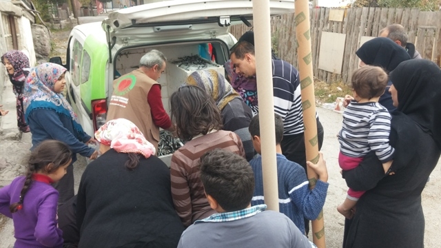 İHTİYAÇ SAHİBİ AİLELERE BALIK DAĞITIMINA DEVAM EDİLDİ-6