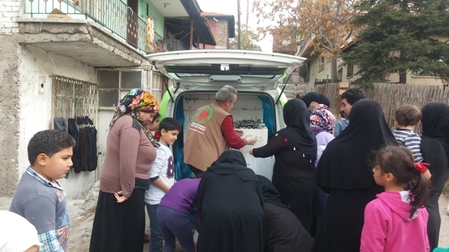 İHTİYAÇ SAHİBİ AİLELERE BALIK DAĞITIMINA DEVAM EDİLDİ-7