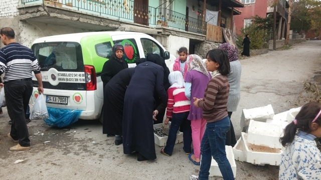 İHTİYAÇ SAHİBİ AİLELERE BALIK DAĞITIMINA DEVAM EDİLDİ-9