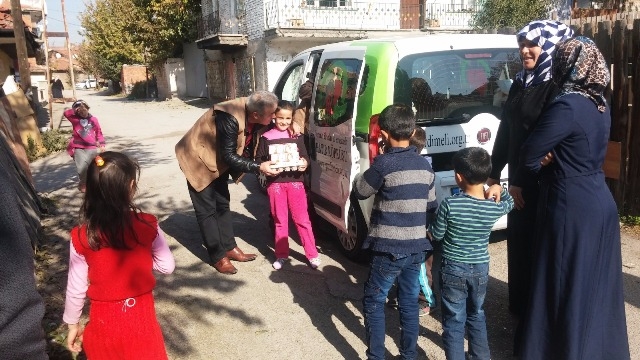 SURİYELİ KARDEŞLERİMİZE SÜT VE YUMURTA DAĞITILDI-6