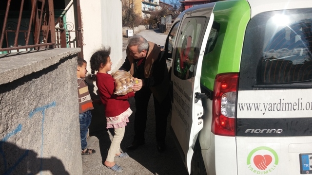 İHTİYAÇ SAHİBİ KARDEŞLERİMİZE PATATES DAĞITILDI.-8