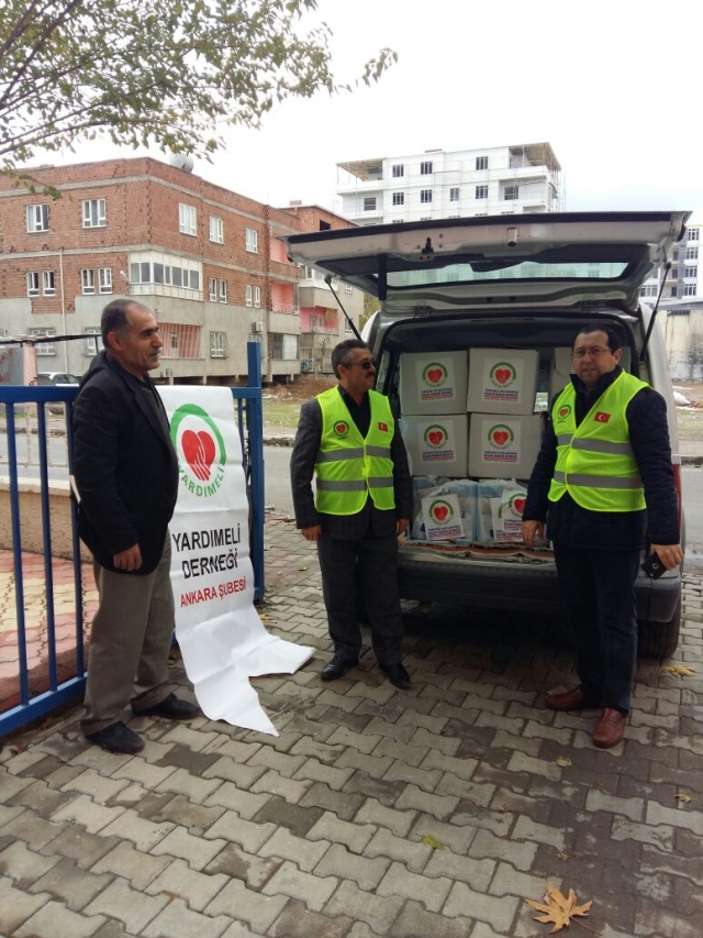 BATMANDAKİ KARDEŞLERİMİZE 1 TIR GIDA MADDESİ GÖNDERİLDİ.-1