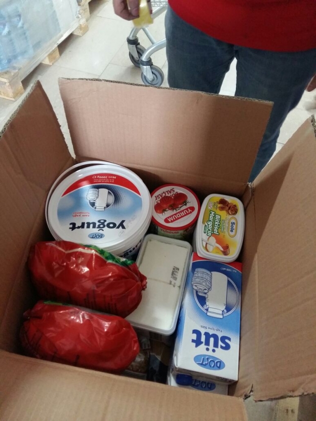 BATMANDAKİ KARDEŞLERİMİZE 1 TIR GIDA MADDESİ GÖNDERİLDİ.-9