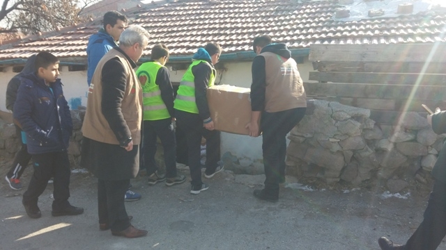 24.YOKSULLAR HAFTASINDAN DOLAYI İHTİYAÇ SAHİPLERİNE YARDIM EDİLDİ.-3