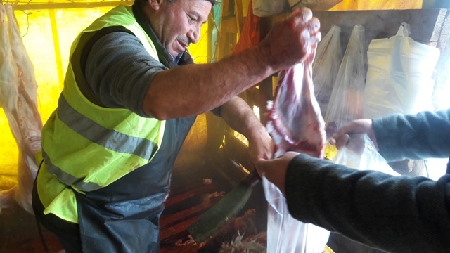 ADAK KURBANLARI KESİLEREK İHTİYAÇ SAHİPLERİNE ULAŞTIRILDI.-4