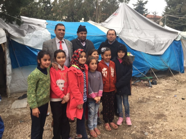 YÖN.KUR.ÜYEMİZ CİHAN SOYALP MÜLTECİ KAMPINI ZİYARET ETTİLER.-1