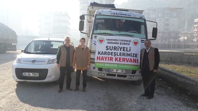 İDLİPE 2 TIR GIDA VE İHTİYAÇ MADDESİ GÖNDERİLDİ.-3