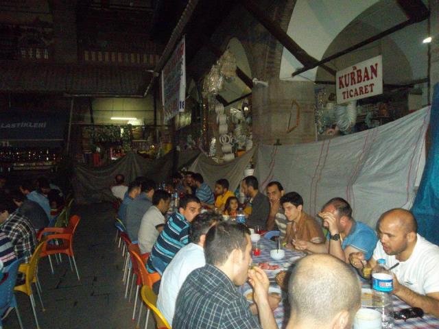 200 Yerli ve Yabancı uyruklu öğrenci kardeşlerimize iftar düzenledik.-11