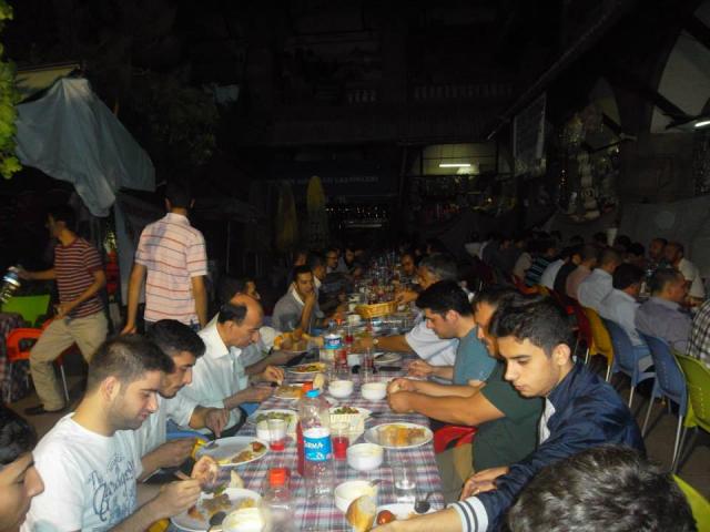 200 Yerli ve Yabancı uyruklu öğrenci kardeşlerimize iftar düzenledik.-9