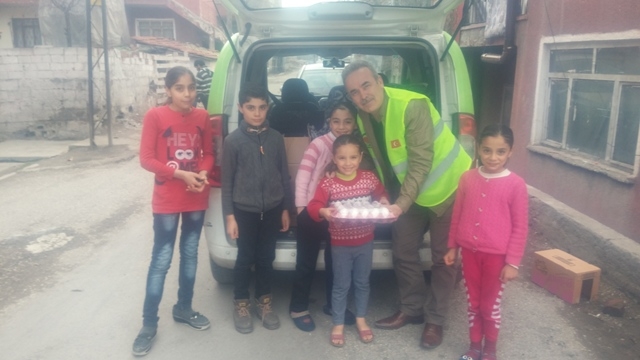 İHTİYAÇ SAHİBİ AİLELERE SÜT, YUMURTA VE ÇOCUK BEZİ DAĞITILDI.-10