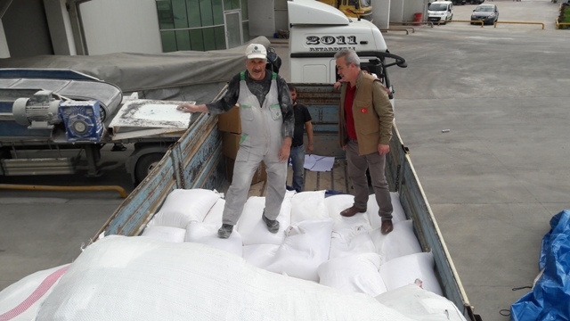 İDLİPE 1 KAMYON GIDA VE İHTİYAÇ MADDESİ GÖNDERİLDİ.-8