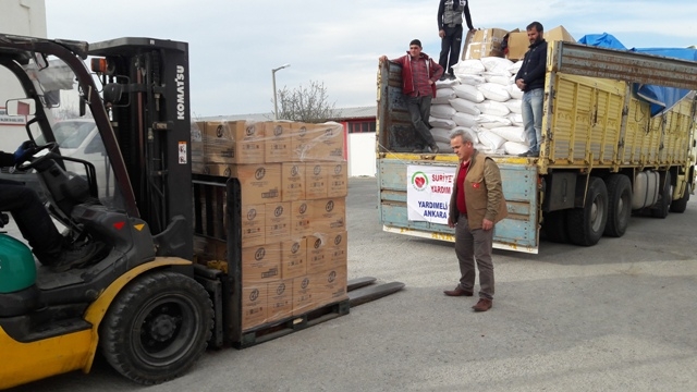İDLİPE 1 KAMYON GIDA VE İHTİYAÇ MADDESİ GÖNDERİLDİ.-9