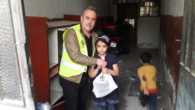 ADAK KURBANLARI İHTİYAÇ SAHİBİ AİLELERE DAĞITILDI.-1