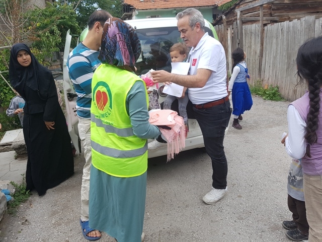 55 MÜLTECİ KARDEŞİMİZ GİYDİRİLDİ.-3